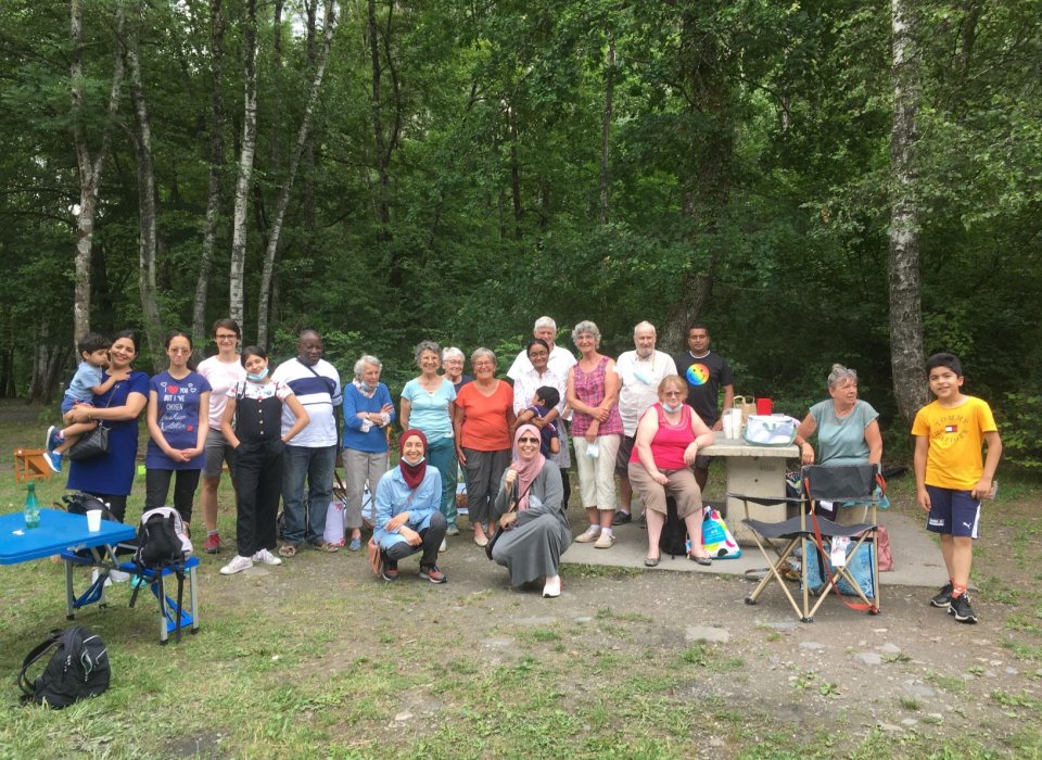 En juin, les acteurs du Secours Catholique de Saint-Jean-de-Maurienne se retrouvent Qu'il est bon de se retrouver pour bien finir l'année !