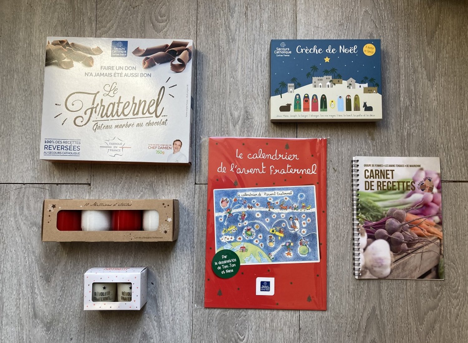 Objets de Noël du Secours Catholique
